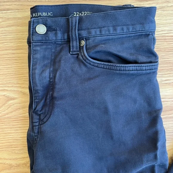 Navy Blue Men’s Jeans by Banana Republic - Picture 2 of 4
